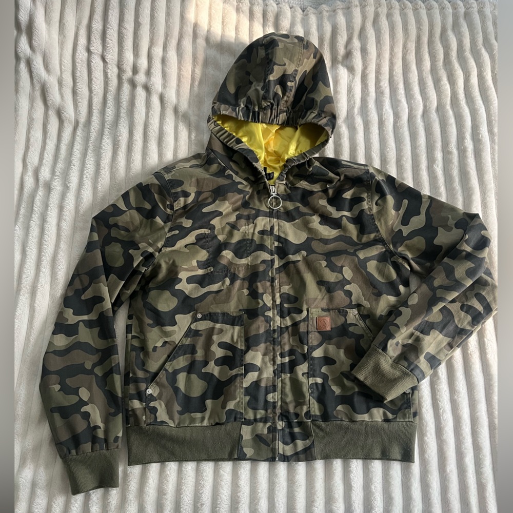 Volcom Juniors Camo Printed Hooded Bomber Jacket Satin Yellow Lining Large